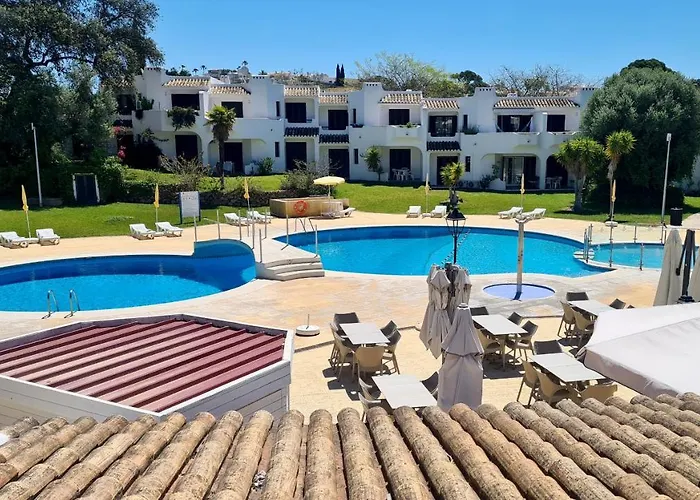 アパート And Blue View *