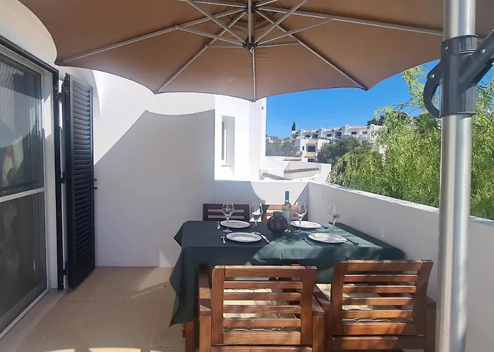 アパート And Blue View *